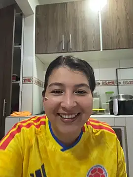 evelyn 1702 online show from 06.23.26