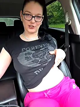 Snapshot of Swiss_Lady chatting on 10.04.25 Swiss Lady online show from 10.04.25