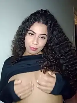 Snapshot of A_maddy chatting on 10.28.25 A maddy online show from 10.28.25