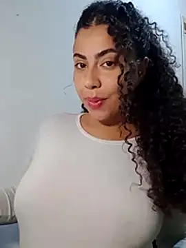 Snapshot of A_maddy chatting on 11.07.25 A maddy online show from 11.07.25