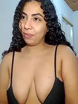 Snapshot of A_maddy chatting on 11.23.25 A maddy online show from 11.23.25