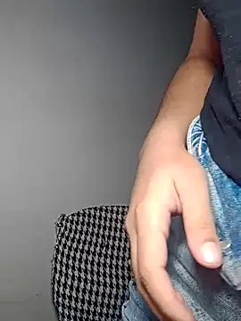 Snapshot of A_maddy chatting on 12.02.25 A maddy online show from 12.02.25