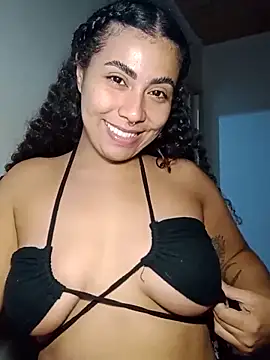 Snapshot of A_maddy chatting on 12.16.25 A maddy online show from 12.16.25