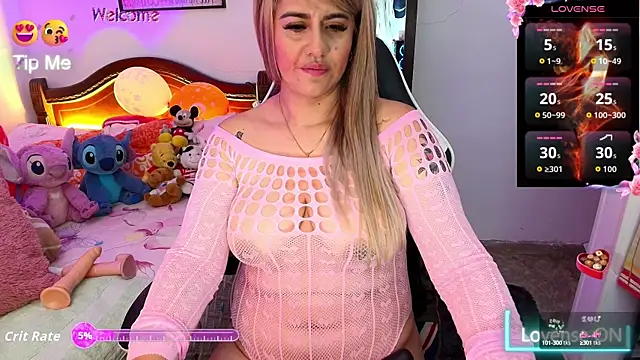 Snapshot of aamanda_Queen_ chatting on 09.23.25 aamanda Queen online show from 09.23.25
