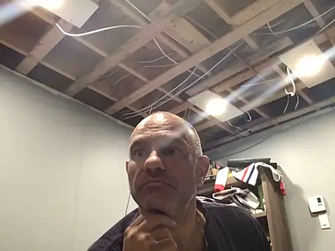 Snapshot of frankyjones8989 chatting on 10.27.25 frankyjones8989 online show from 10.27.25