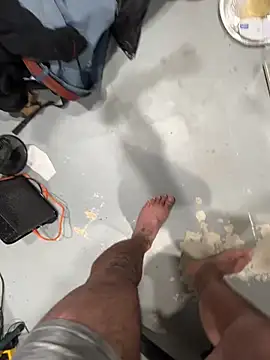 Snapshot of frankyjones8989 chatting on 11.05.25 frankyjones8989 online show from 11.05.25