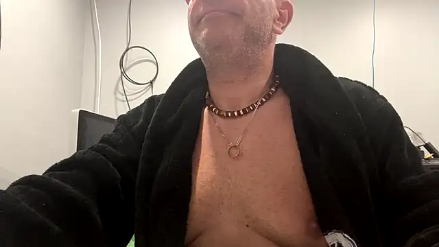 Snapshot of frankyjones8989 chatting on 11.22.25 frankyjones8989 online show from 11.22.25