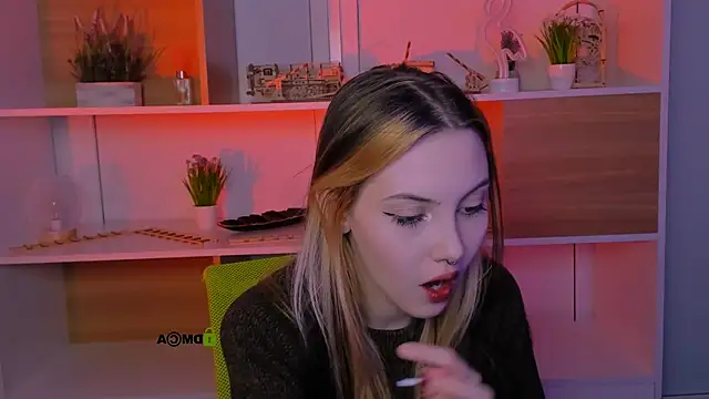 luna tin online show from 10.14.25