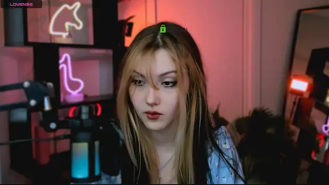 luna tin online show from 11.25.25