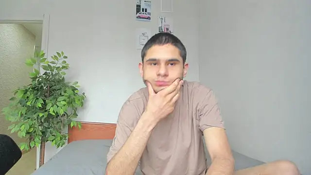 Kelly Gerzikaa online show from 05.14.26