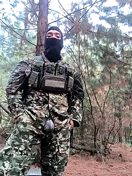 Snapshot of lamejorpene chatting on 10.19.25 lamejorpene online show from 10.19.25