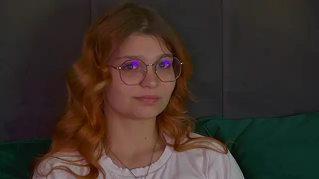 Snapshot of BellaMarebelle chatting on 10.05.25 BellaMarebelle online show from 10.05.25