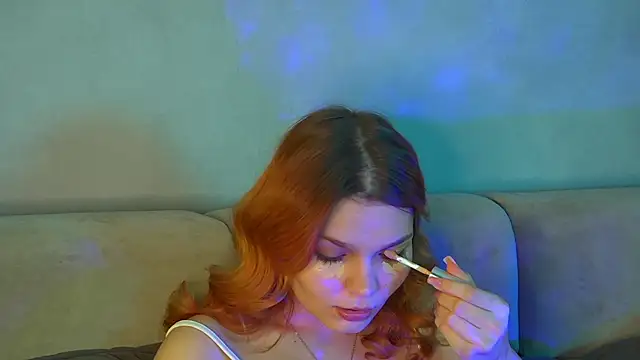 Snapshot of BellaMarebelle chatting on 10.11.25 BellaMarebelle online show from 10.11.25