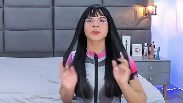 Slenna Moon online show from 10.07.25