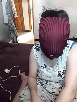 Snapshot of Ahalm chatting on 09.19.25 Ahalm online show from 09.19.25