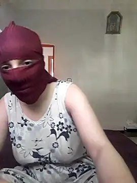 Snapshot of Ahalm chatting on 09.20.25 Ahalm online show from 09.20.25