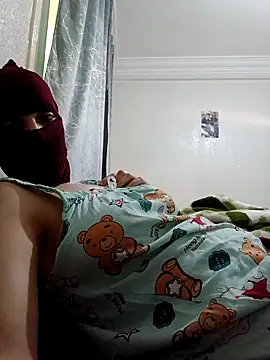 Snapshot of Ahalm chatting on 10.19.25 Ahalm online show from 10.19.25