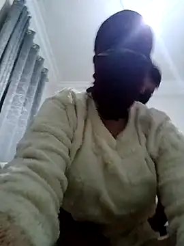 Snapshot of Ahalm chatting on 11.15.25 Ahalm online show from 11.15.25