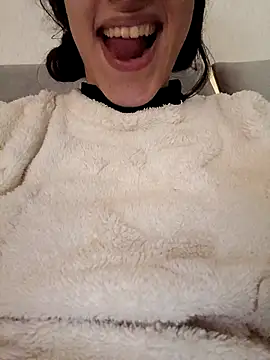 Snapshot of Ahalm chatting on 12.01.25 Ahalm online show from 12.01.25