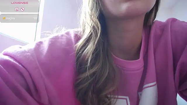 lizzysnow   online show from 10.10.25