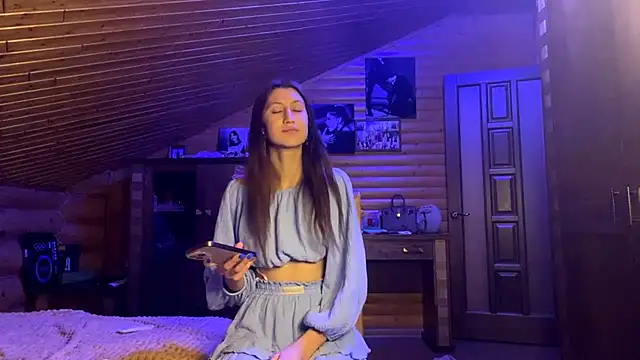 Shyselly online show from 09.11.25