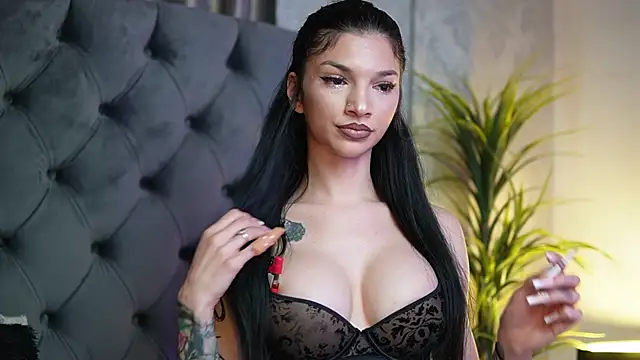 Snapshot of MiamiCoffee chatting on 11.16.25 MiamiCoffee online show from 11.16.25