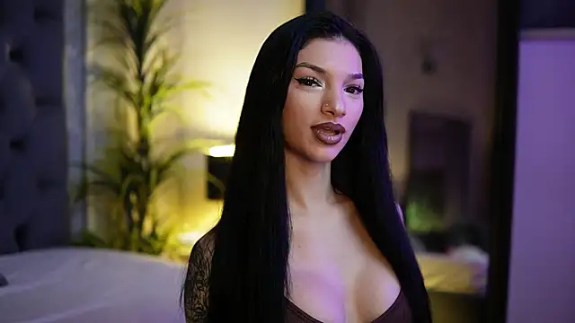 Snapshot of MiamiCoffee chatting on 11.23.25 MiamiCoffee online show from 11.23.25