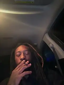 Snapshot of Scattyboo chatting on 11.25.25 Scattyboo online show from 11.25.25