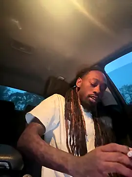 Snapshot of Scattyboo chatting on 12.01.25 Scattyboo online show from 12.01.25