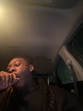 Snapshot of Scattyboo chatting on 12.13.25 Scattyboo online show from 12.13.25