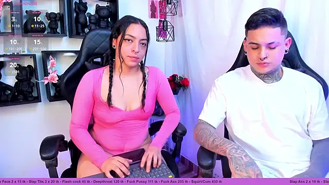 Sarahandzack online show from 10.24.25