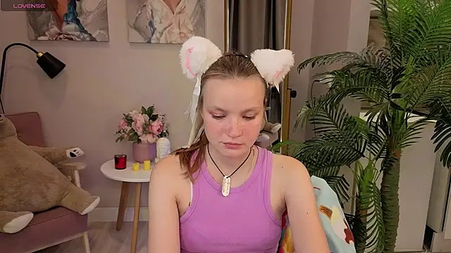 Snapshot of Ginger_Emma chatting on 09.21.25 Ginger Emma online show from 09.21.25