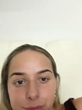 KayleeBella online show from 10.16.25