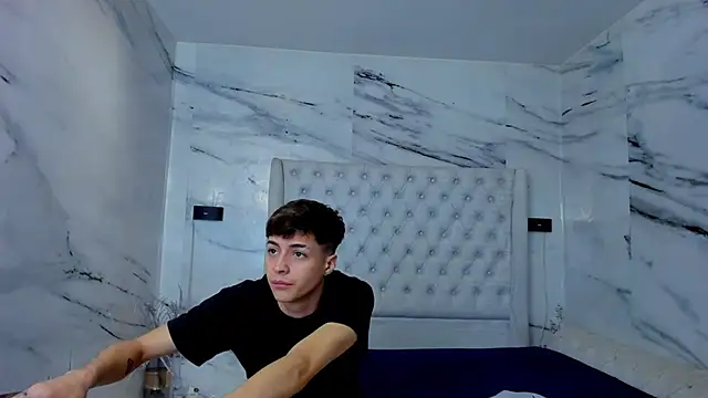 Ari and Storm online show from 12.20.25