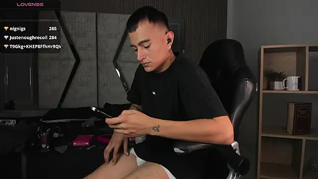 Snapshot of LiamDeep chatting on 02.13.26 LiamDeep online show from 02.13.26