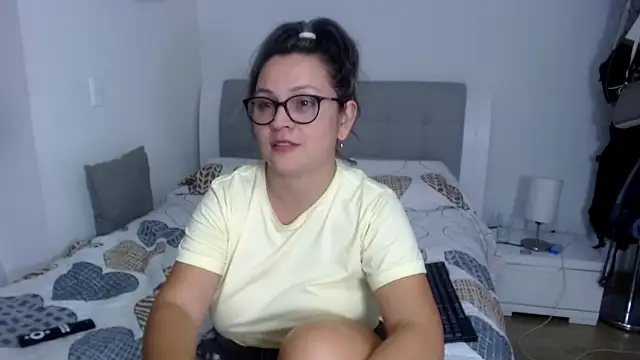 Snapshot of sophie_lopez1 chatting on 02.18.26 sophie lopez1 online show from 02.18.26