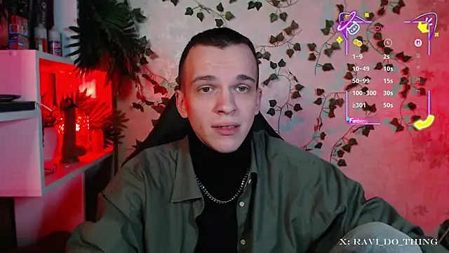 Snapshot of frozen_boy chatting on 09.22.25 frozen boy online show from 09.22.25