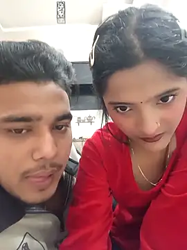 romantic couple1 online show from 11.28.25