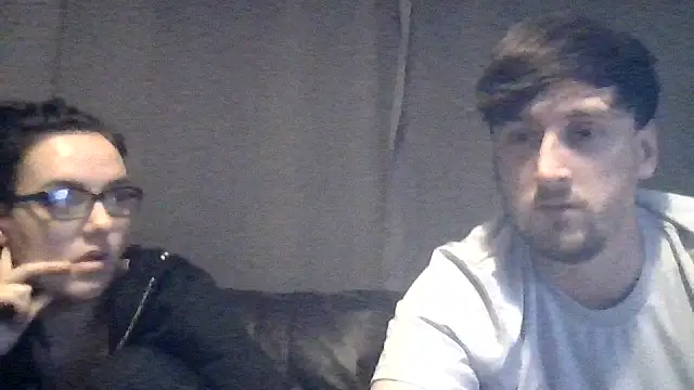 Snapshot of scottishcouple2002 chatting on 10.16.25 scottishcouple2002 online show from 10.16.25