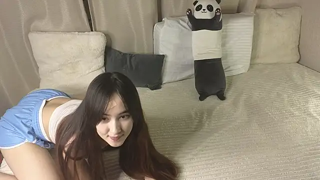 SakuraVelvet online show from 09.17.25