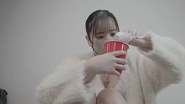 CocoaMilk18 online show from 12.04.25