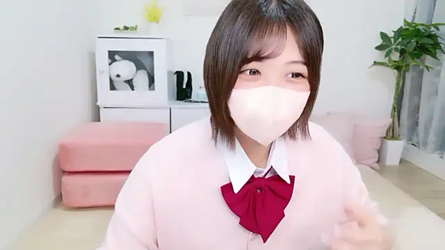 Snapshot of Hinata_Sun chatting on 09.20.25 Hinata Sun online show from 09.20.25