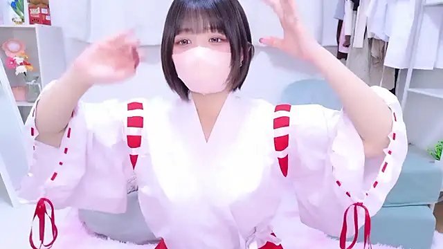 Hinata Sun online show from 01.16.26