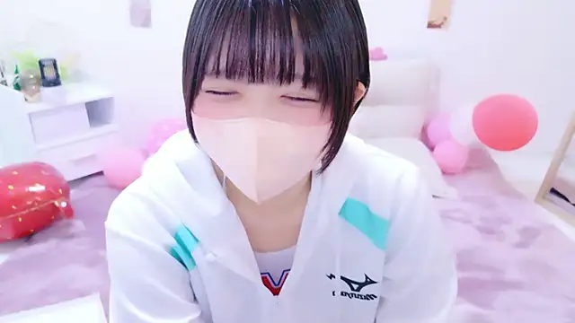 Hinata Sun online show from 04.17.26