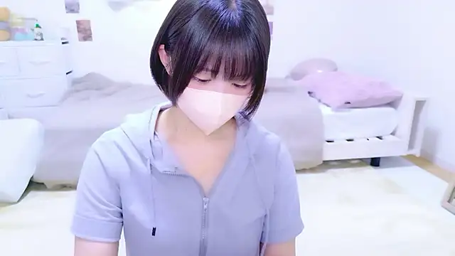 Hinata Sun online show from 05.19.26