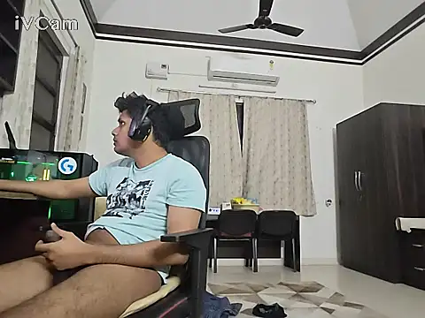 Snapshot of Bakasur_19 chatting on 12.14.25 Bakasur 19 online show from 12.14.25