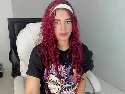 Snapshot of Alisha_Evans_Rs chatting on 11.21.25 Alisha Evans Rs online show from 11.21.25