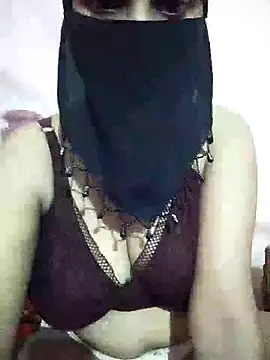 Snapshot of hezabi_queen07 chatting on 10.04.25 hezabi queen07 online show from 10.04.25