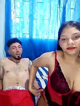 Snapshot of LunaAndOrion chatting on 09.08.25 LunaAndOrion online show from 09.08.25