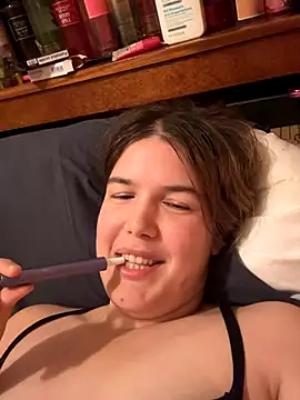 Snapshot of IssadoraaPink chatting on 10.02.25 IssadoraaPink online show from 10.02.25